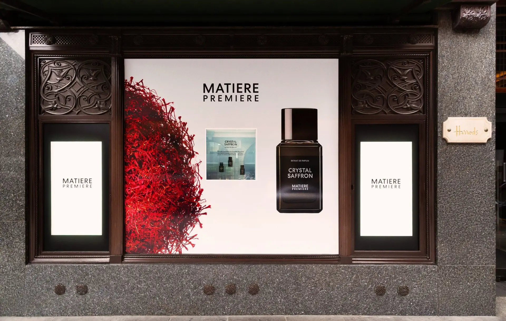 Vitrine Harrods, campagne Crystal Saffron, plaque Harrods