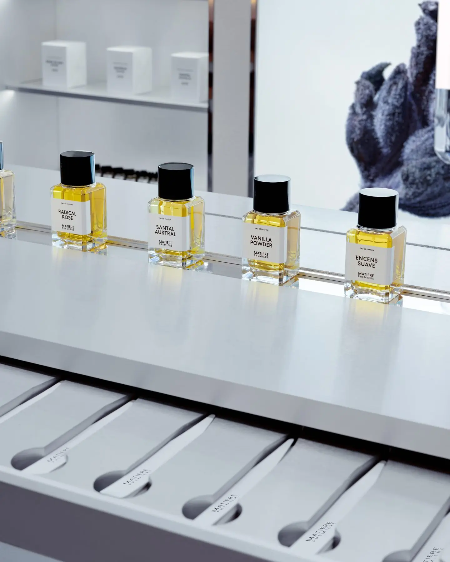 Flacons Radical Rose, Santal Austral, Vanilla Powder et Encens Suave, tiroirs à mouillettes