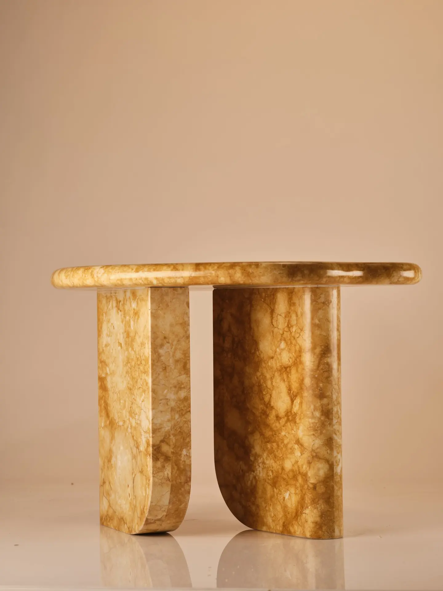 Table Giallo Reale, table d'appoint en marbre doré